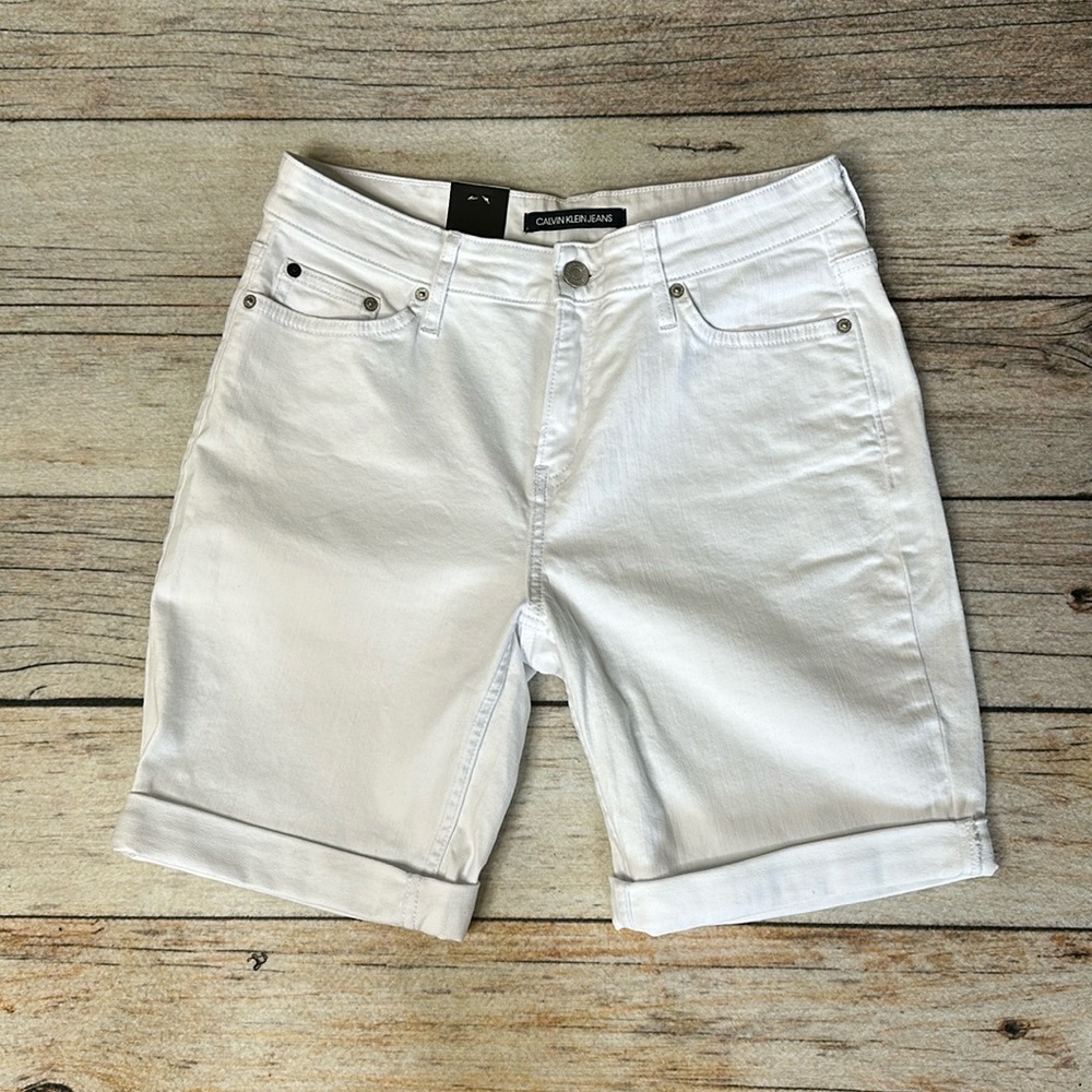NWT CALVIN KLEIN Jean shorts 8